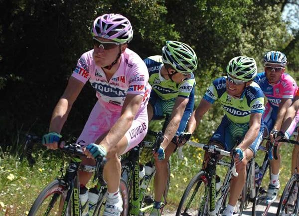 Enrico Gasparotto (Liquigas) enjoyed his day in the race leader's Maglia Rosa.
