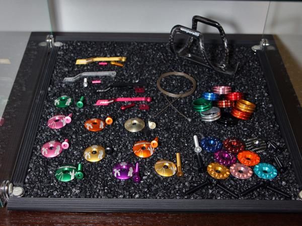 Need to add some color or cleave a few grams? Fairwheel Bikes' new gallery includes lots of aggressively machined and color anodized aluminum bits.