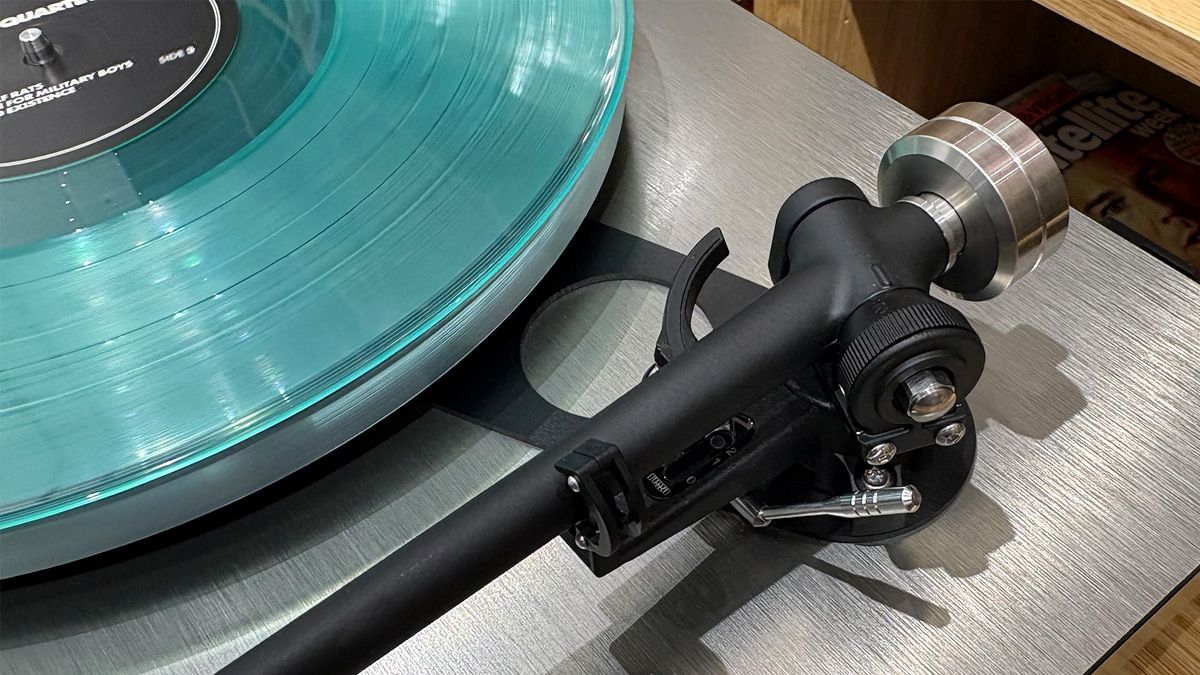 Rega Planar 6 RS Edition turntable