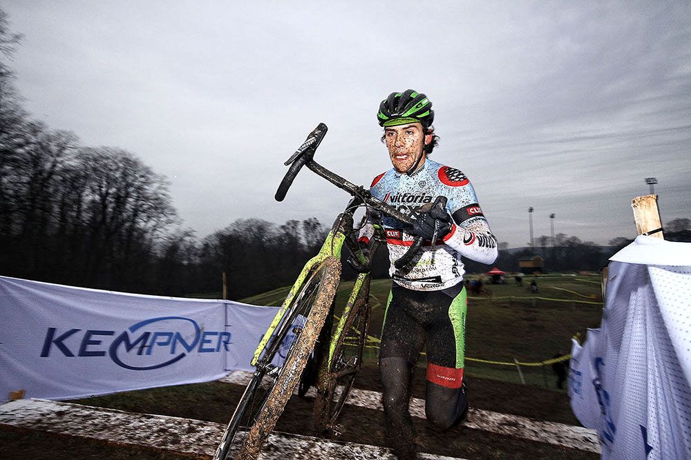 Curtis White (Cannondale p/b Cyclocrosswold) came into the race with the lead in the Vittoria series.