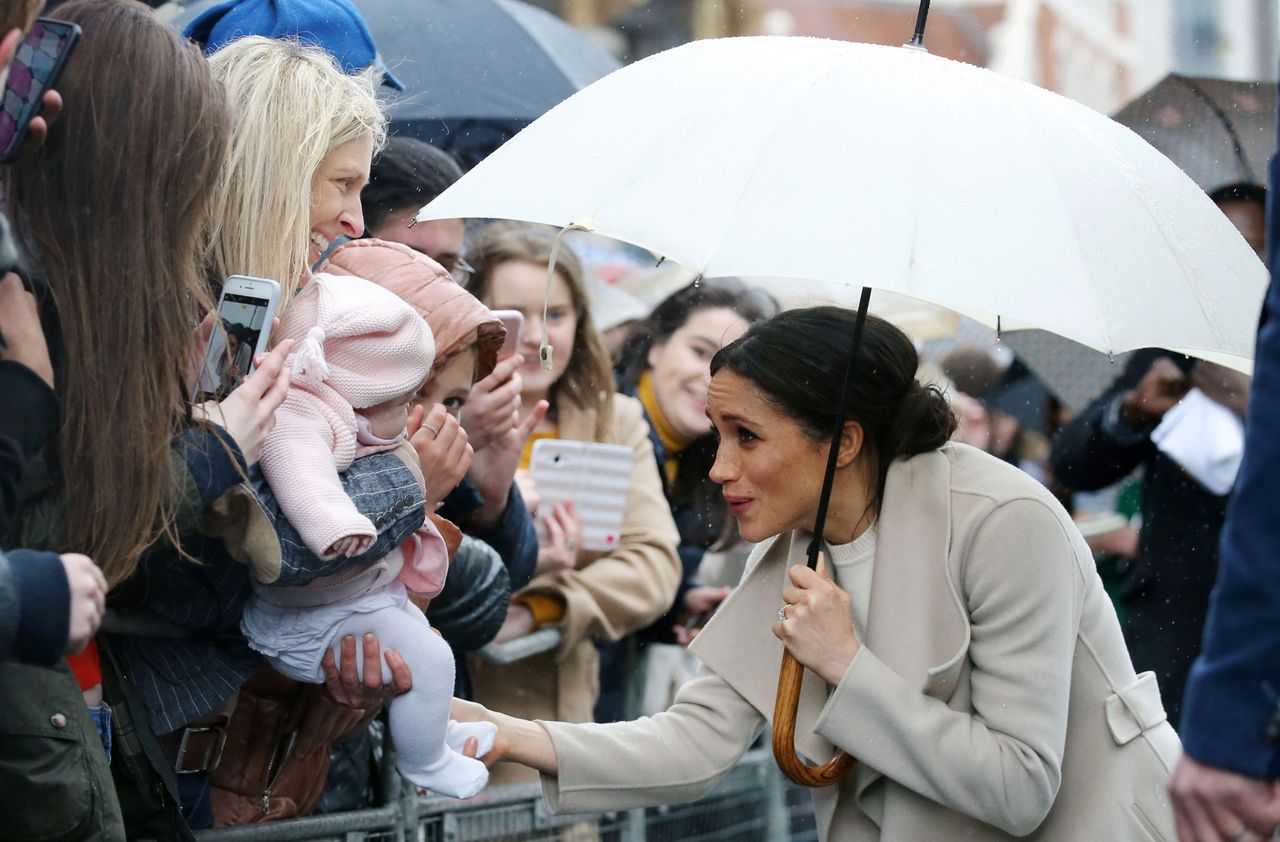 meghan markle with baby girl