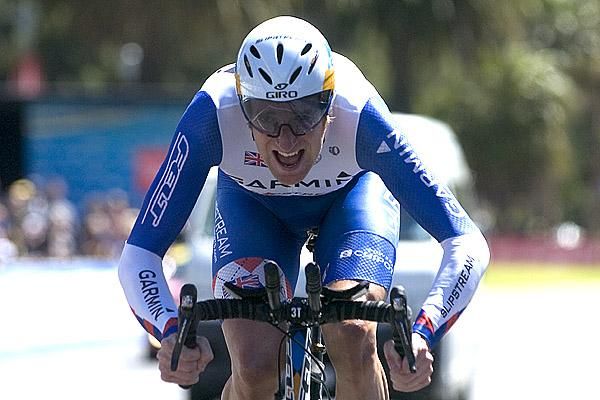 Brad Wiggins (Garmin Slipstream) powers towards the line in Geelong and into the tour leader's yellow jersey.