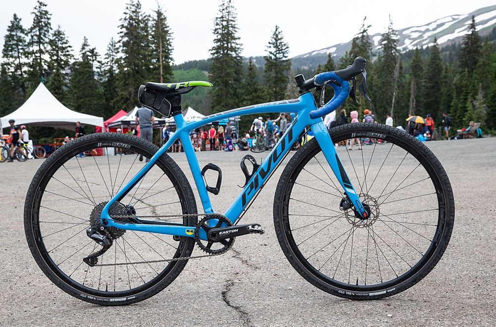 Winner of Pro Women Evelyn Dong's Crusher bike - the Pivot Vault.