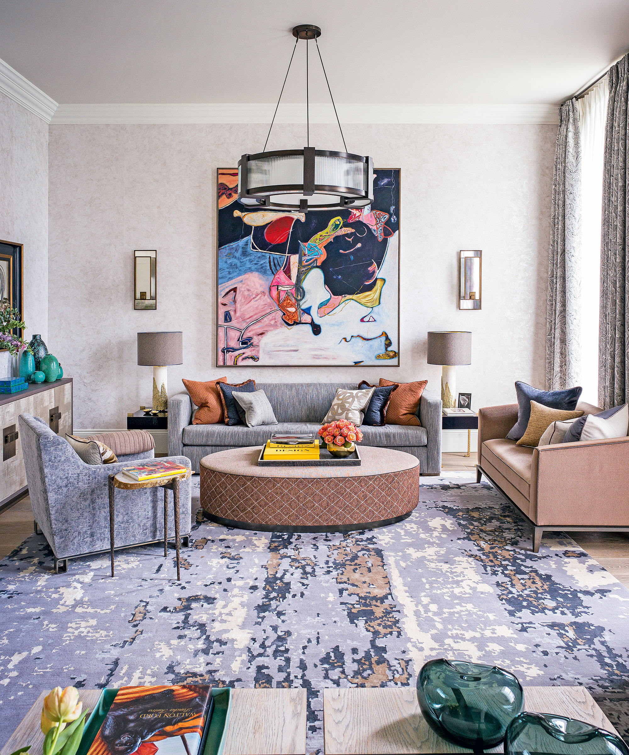 Living room ideas with bold artwork and modern furnishings