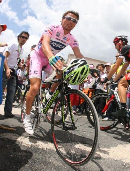 Danilo Di Luca (Liquigas) causes a stir wherever he goes in Italy