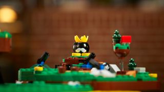 Lego Mario ? Block Bomb-Omb Battlefield with cannons and Big Bomb-Omb at the center