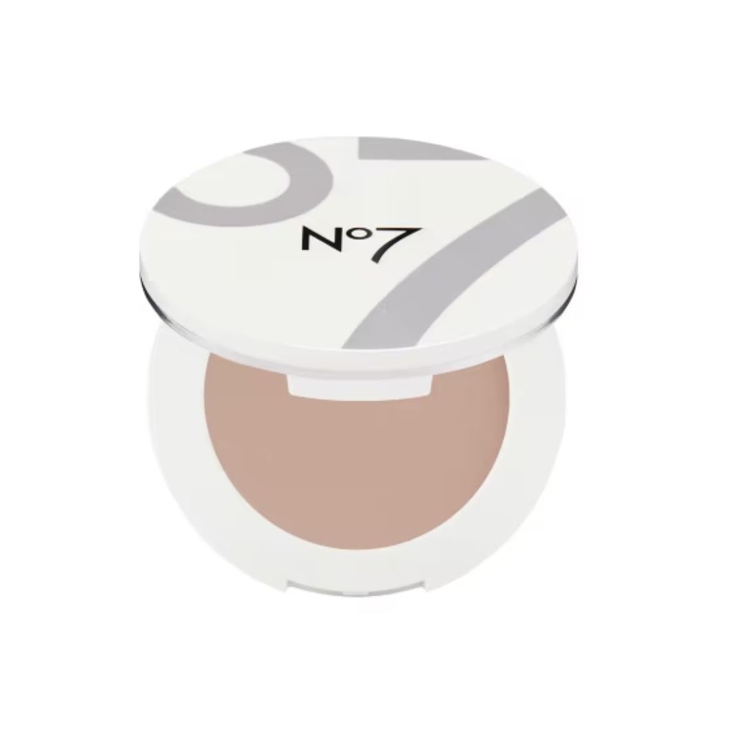 a packshot of no7 pressed powder