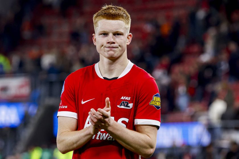 Alkmaar, Netherlands - November 9: Kees Smit of AZ Alkmaar looks on during the Dutch Eredivisie match between AZ Alkmaar and PSV Eindhoven at AFAS-Stadium on November 9, 2025 in Alkmaar, Netherlands. (Photo by Wart Brinkerhof/Marcel ter Bals/DeFodi Images/DeFodi via Getty Images)