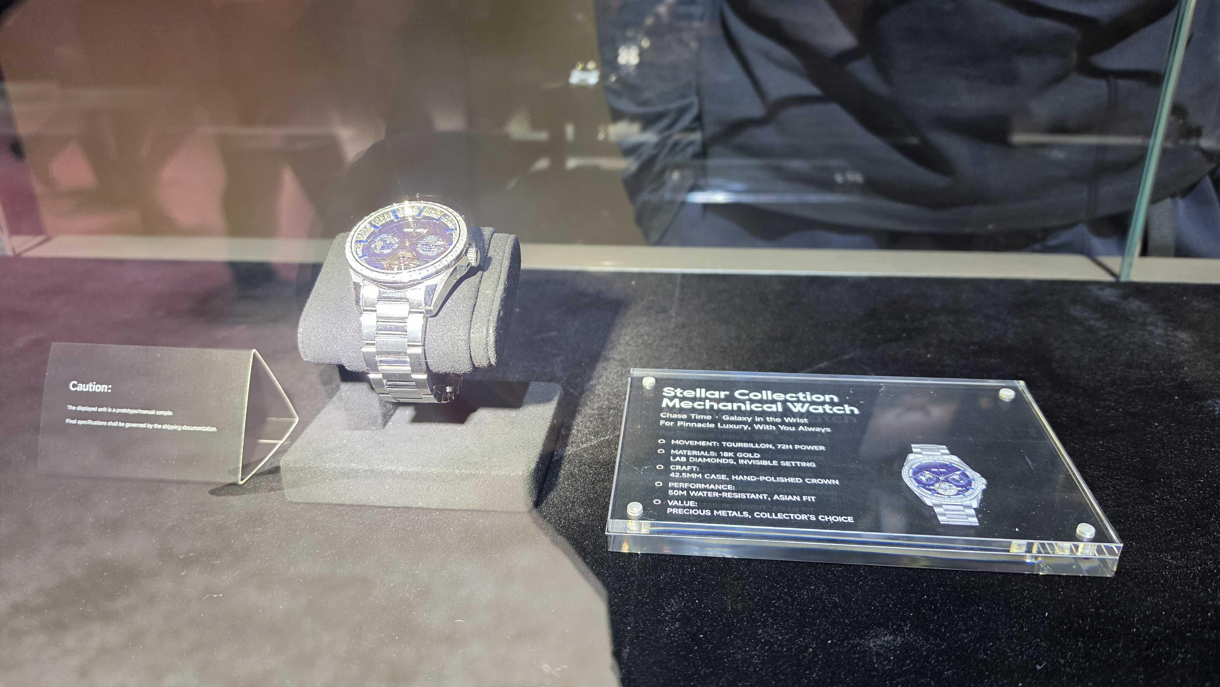 The premium Dreame watch with diamonds sparkling