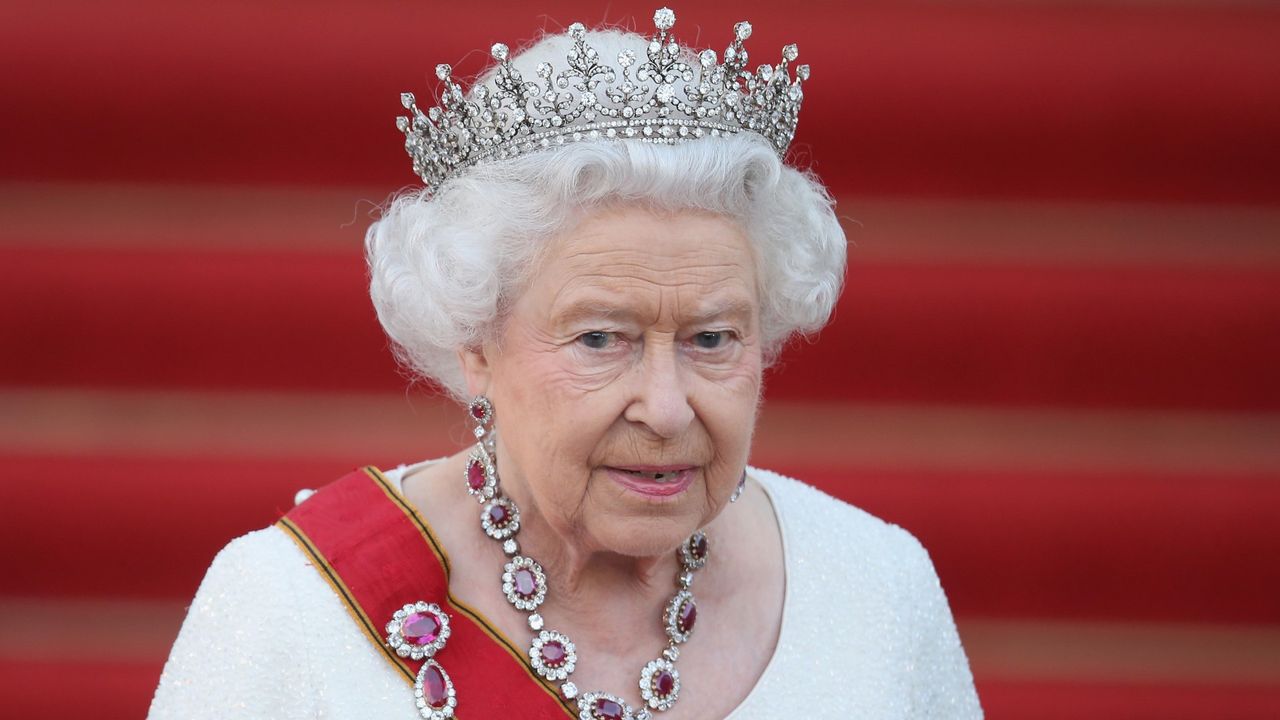 Queen Elizabeth&#039;s tiaras revealed, seen here as she arrived for the state banquet in her honour at Schloss Bellevue palace 