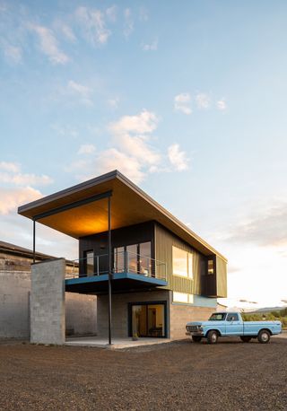 modern farmhouse architecture