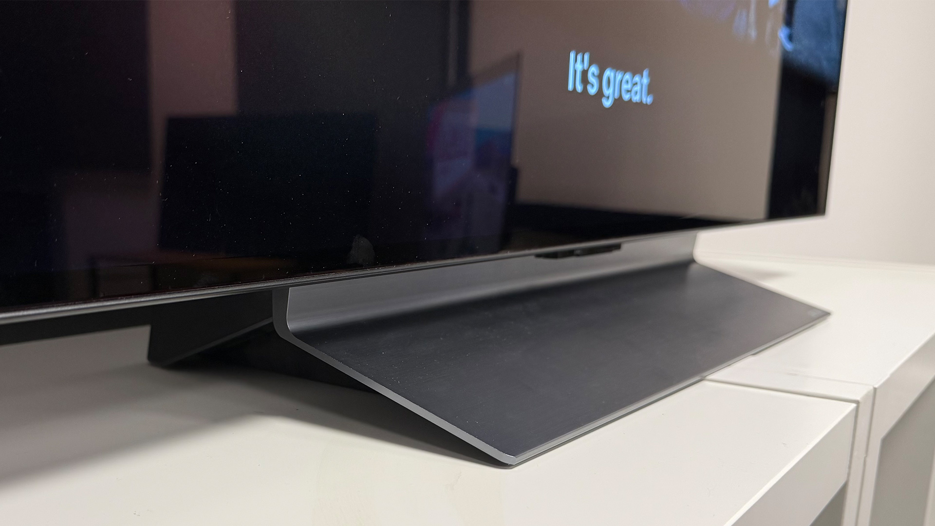 LG C5 48-inch OLED TV focus on bottom of TV and stand