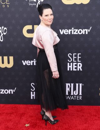 SANTA MONICA, CALIFORNIA - JANUARY 14: Alex Borstein attends the 29th Annual Critics Choice Awards at Barker Hangar on January 14, 2024 in Santa Monica, California.