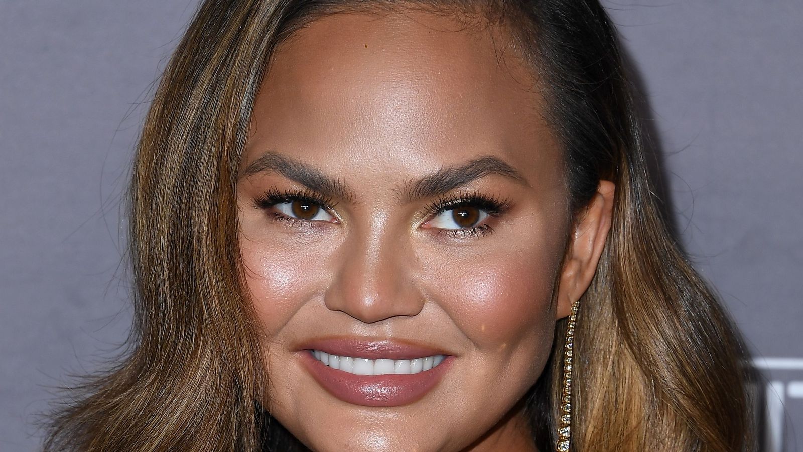 Chrissy Teigen's Major New Haircut and Color Looks Incredible Marie
