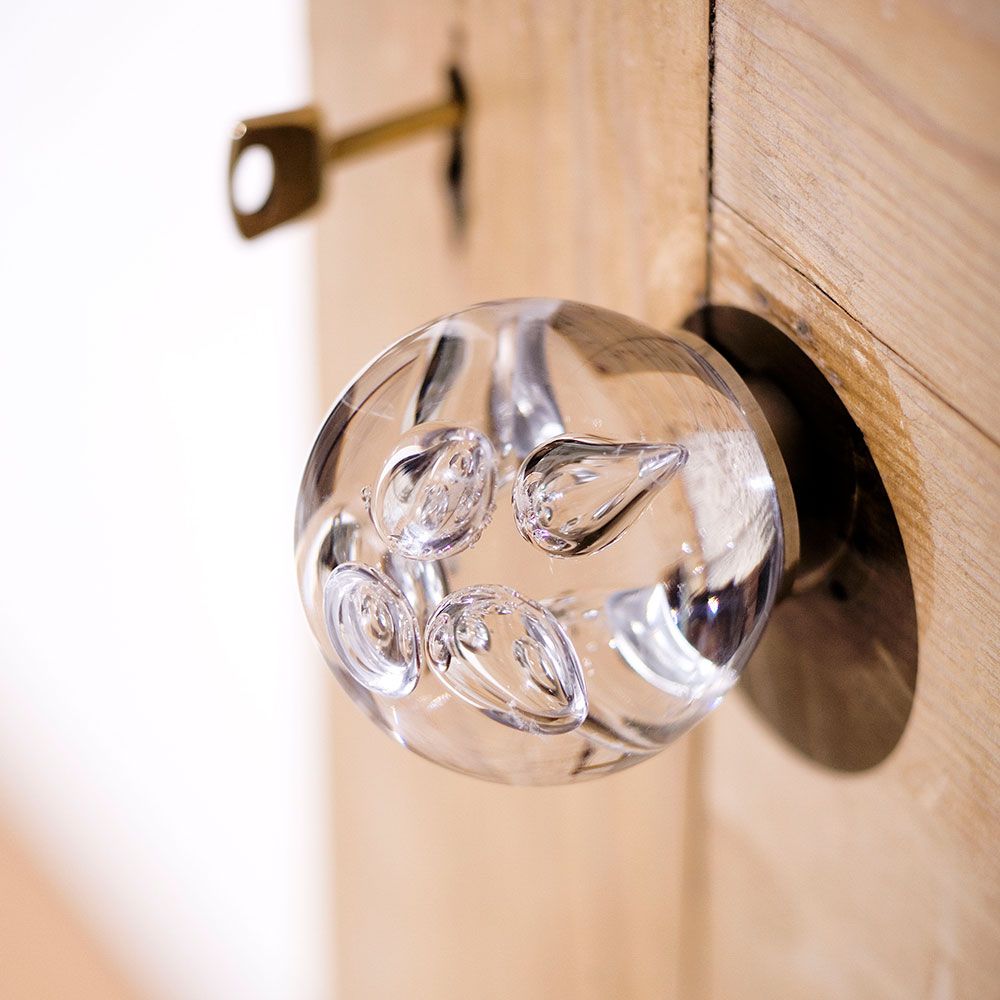 How to fit a door handle change your door knob for a new one Ideal Home