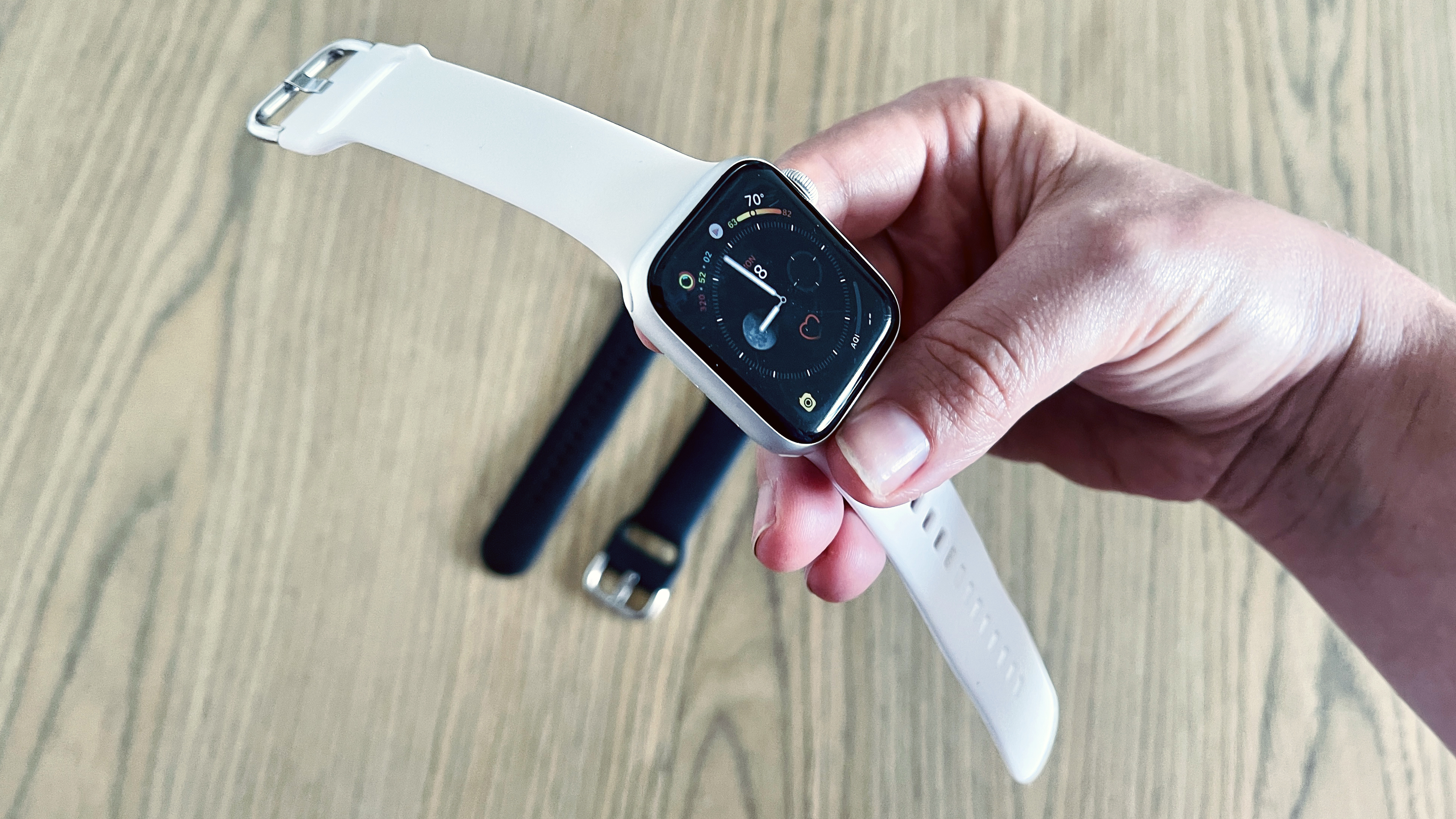 Altouman Silicone Apple Watch Band, in-hand
