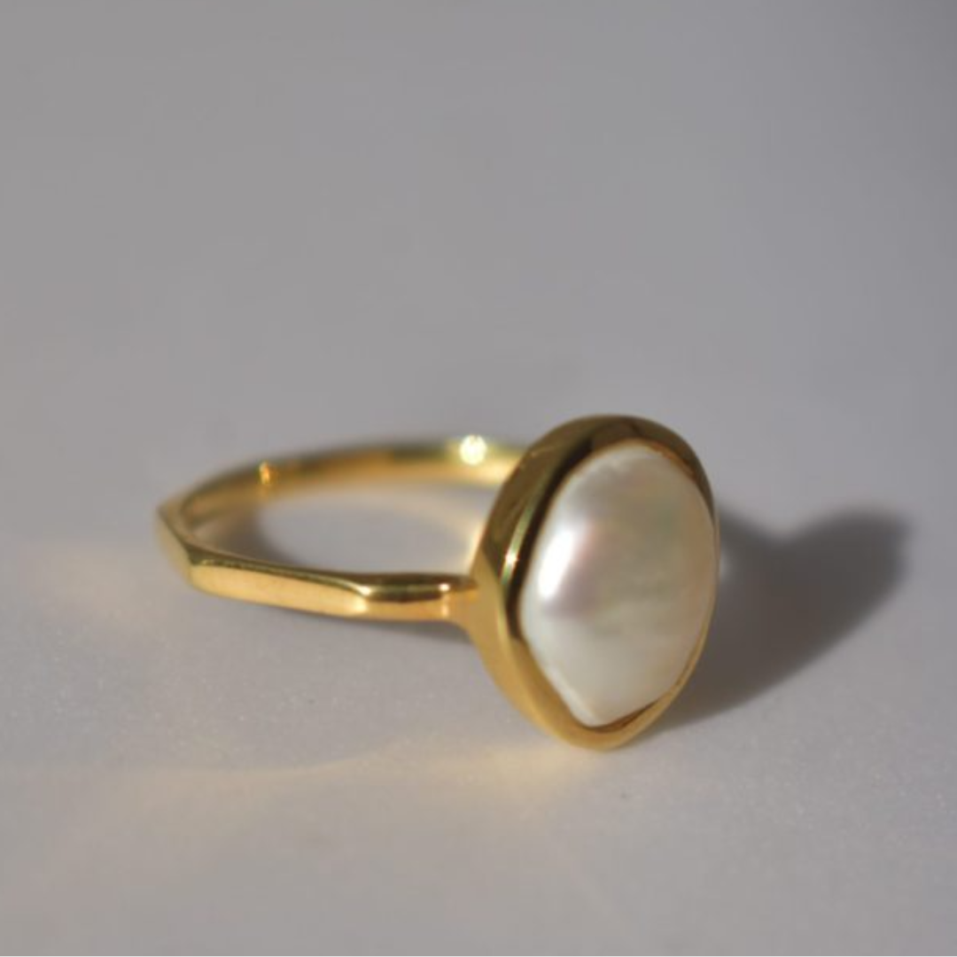 ethical jewellery brands: gold pearl ring