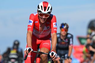 Ben O&#039;Connor loses the red leader&#039;s jersey on stage 19 at the Vuelta a España