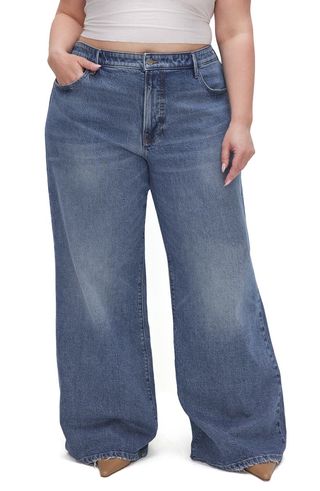 Gute, einfache Jeans mit weitem Bein und hoher Taille