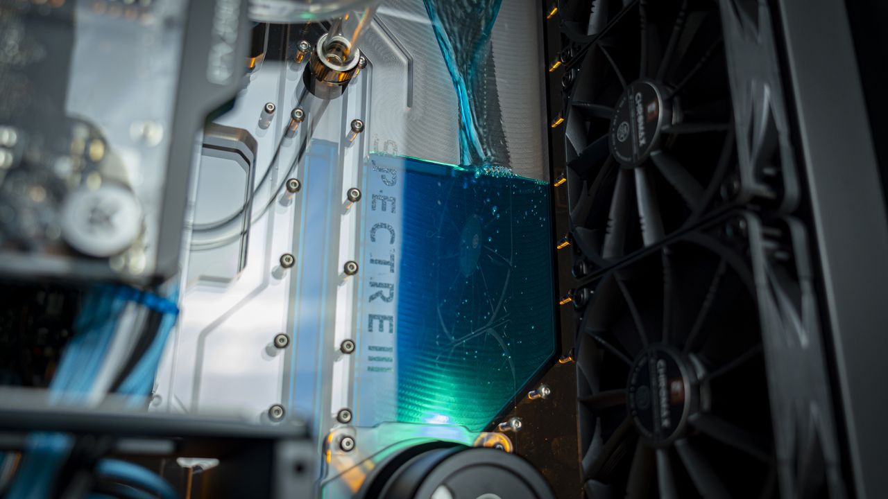 Blue Shift, Spectre III PC Build