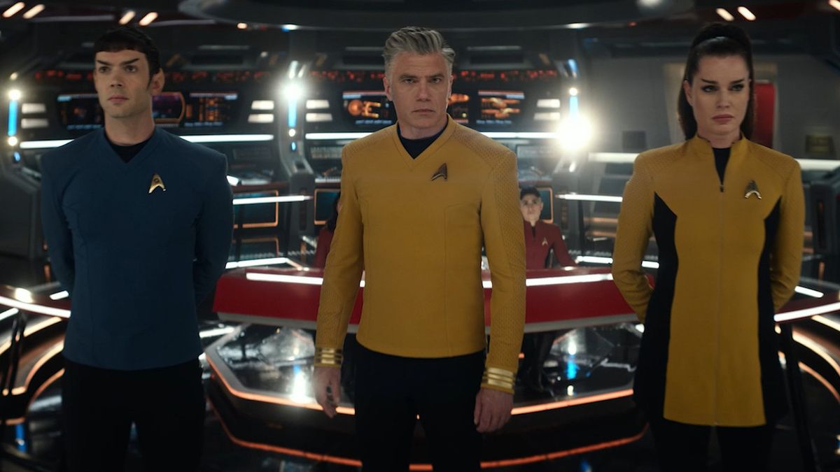 Spock, Pike and Una on the Enterprise&#039;s bridge in Star Trek: Strange New Worlds