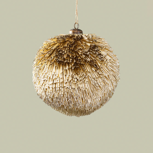 Gold straw-textured bauble