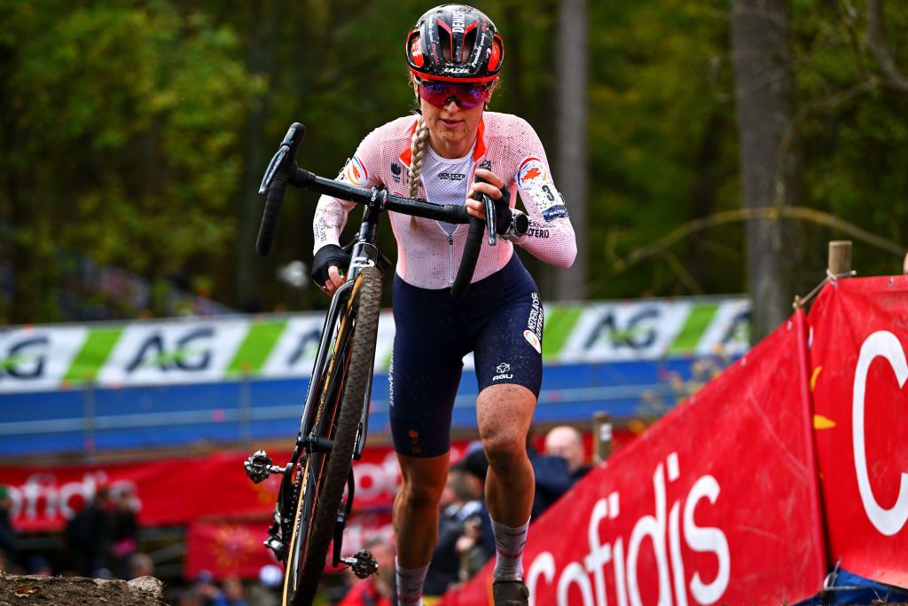 NAMUR BELGIUM NOVEMBER 05 Denise Betsema of The Netherlands competes during the 20th UEC European Cyclocross Championships 2022 Womens Elite EuroCross22 on November 05 2022 in Namur Belgium Photo by Luc ClaessenGetty Images