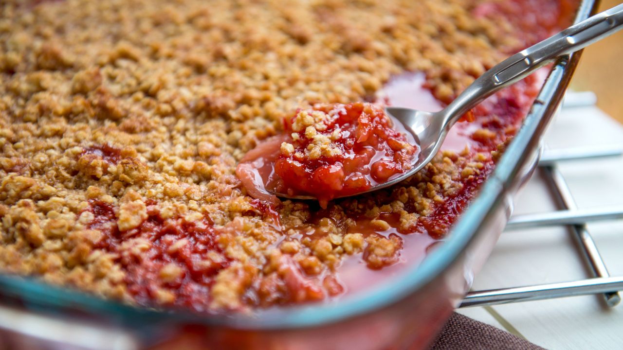 Gregg Wallace&#039;s rhubarb crumble