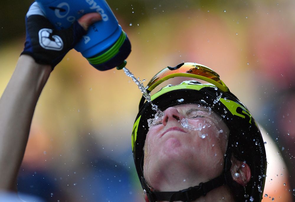 Annemiek Van Vleuten cools down after the stage