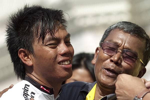 Malaysian favourite, Anuar Manan (Terengganu Cycling Team), finished second to Andrea Guardini (Farnese Vini/Neri Sottoli) in the sprint points competition.