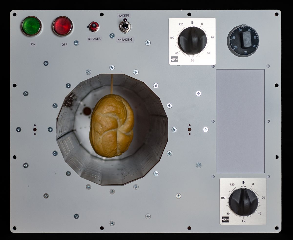 Oven that bakes in Microgravity