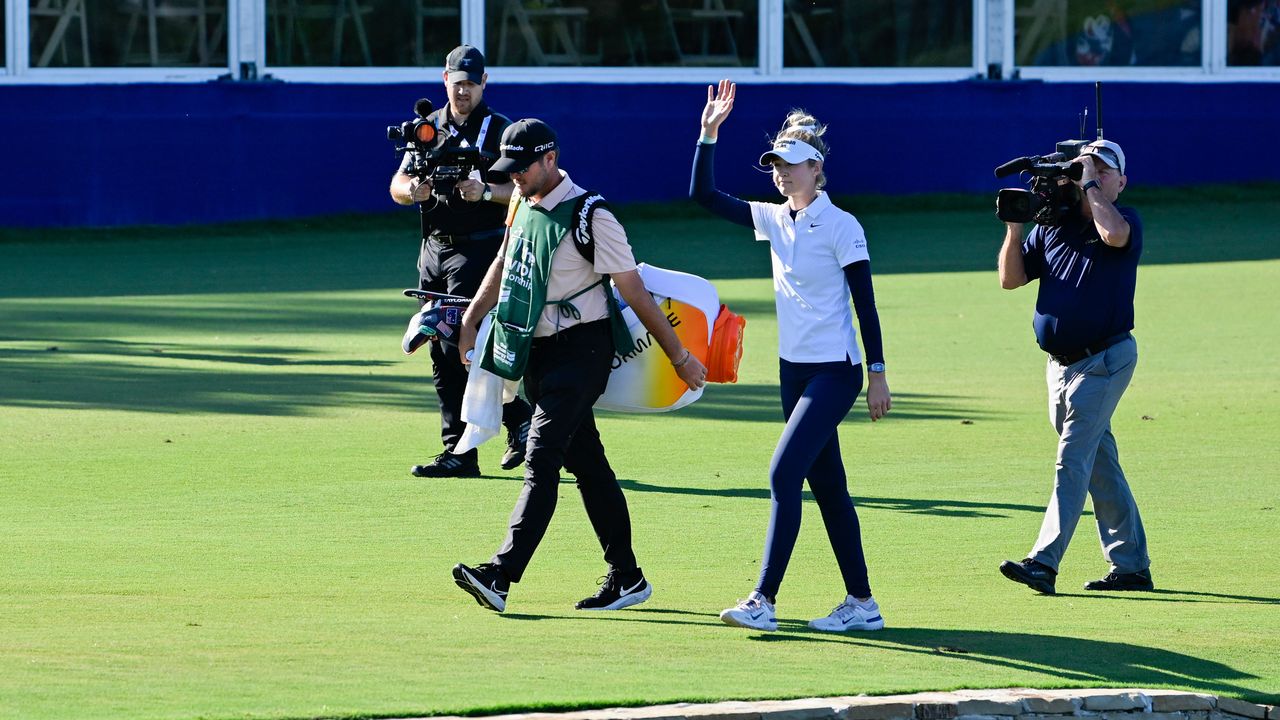 Nelly Korda walks along the 18th hole at The Club at Carlton Woods at the 2024 Chevron Championship