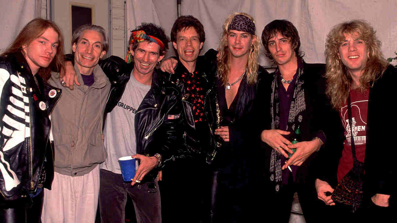 Members of Guns N&amp;rsquo; Roses and the Rolling Stones backstage in 1989