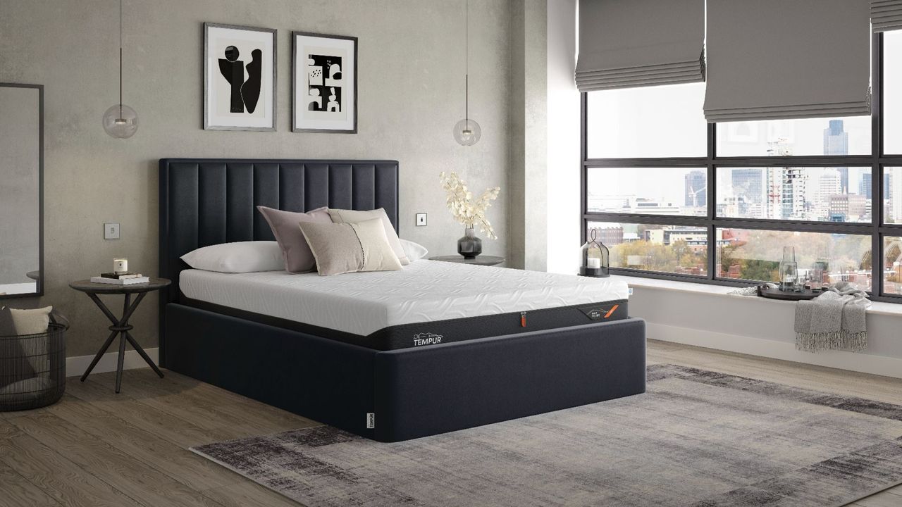Take advantage of Tempur-Pedic's most advanced cooling sleep system yet with this sleep bundle