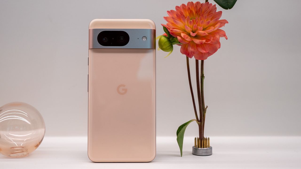 Hands-on with the Google Pixel 8