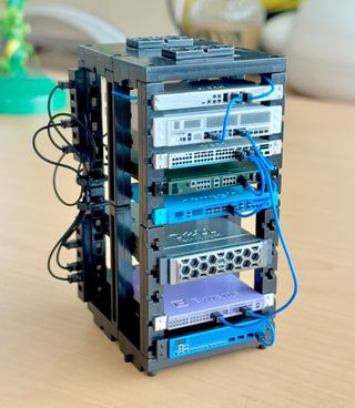 Gachapon mini rack server