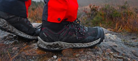 Keen NXIS EVO Mid walking boots review image size