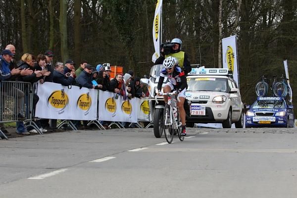 Grace Verbeke (Lotto Ladies Team) crests Bosberg on her own