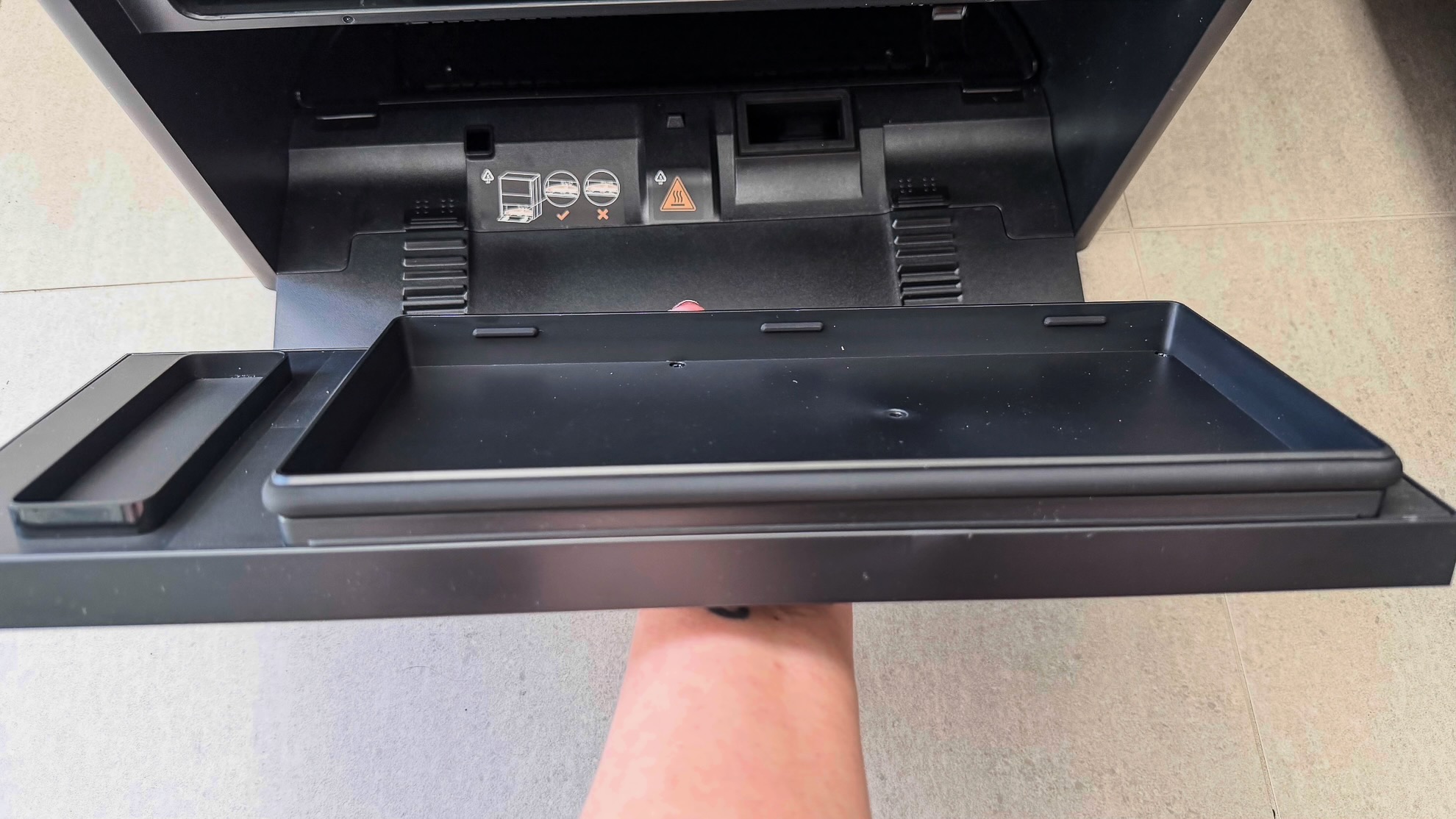 The front cover of the Dreame Aqua10 Ultra dock