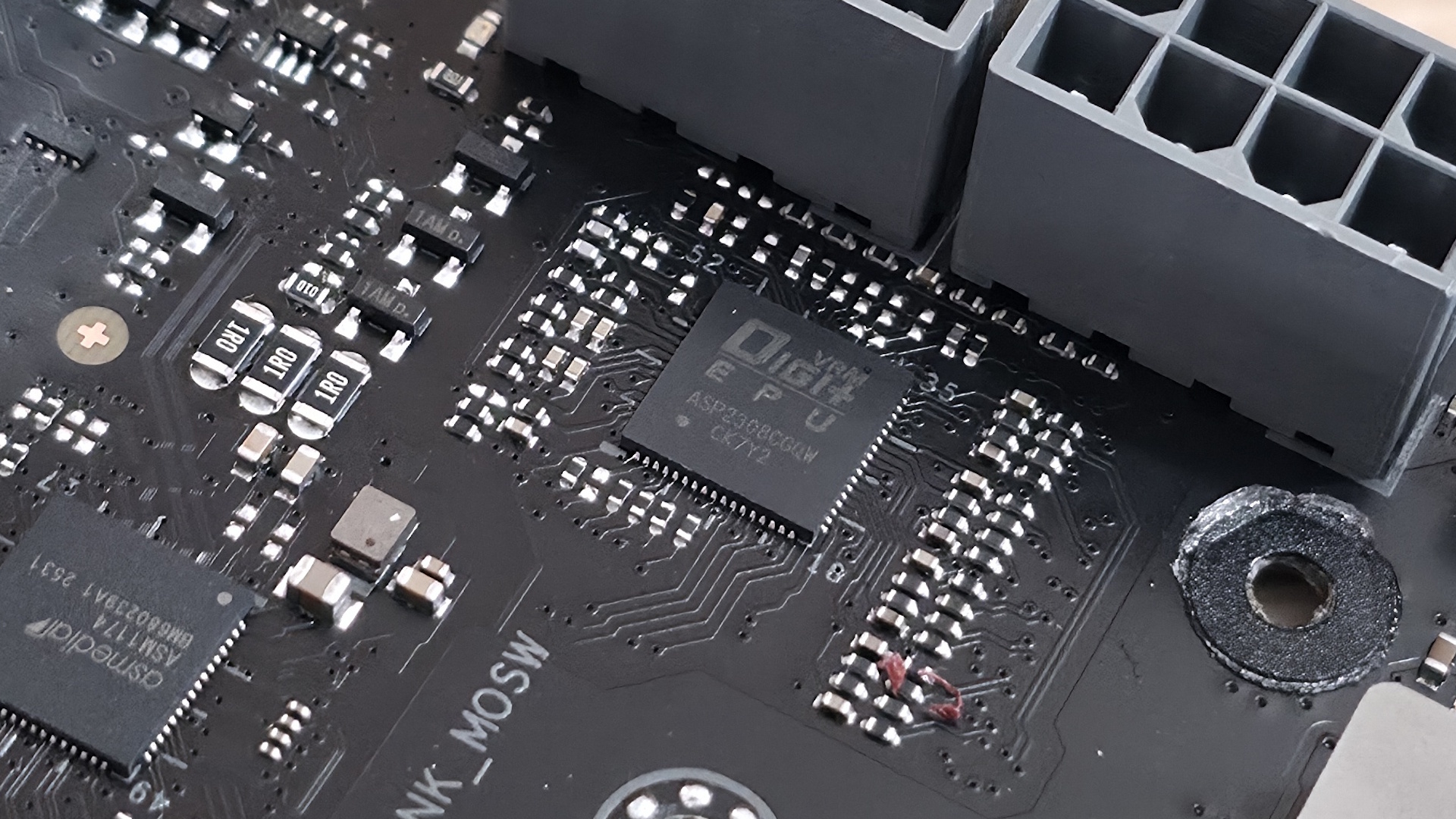 Asus ROG Strix B850-F Gaming Wifi Neo - ICs