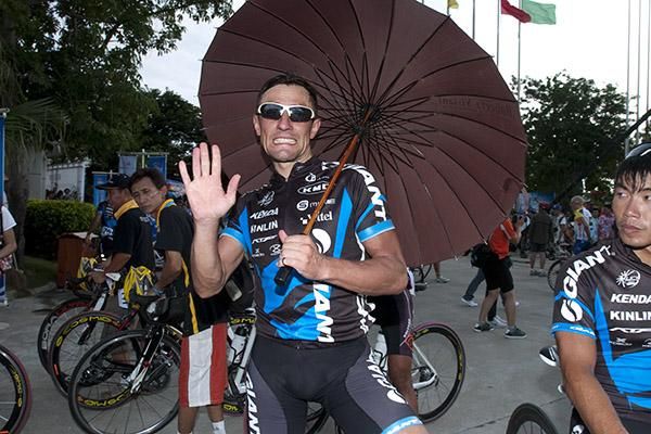Eugen Wacker (Giant Asia Racing Team) from Germany was showing that even he could be part of the fashion scene that had swamped the tour in Sanya.
