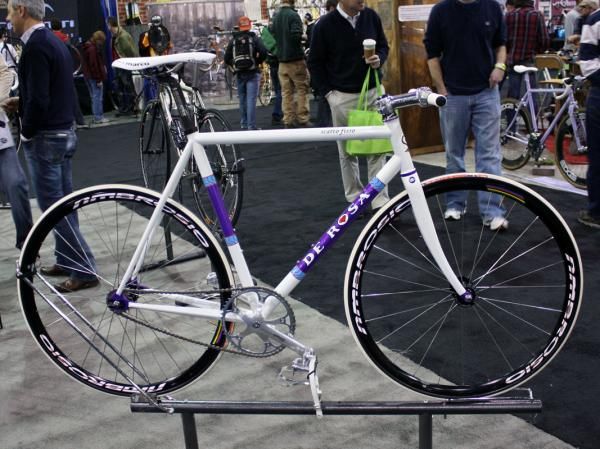 This De Rosa Scatto Fisso is ready to hit city streets.