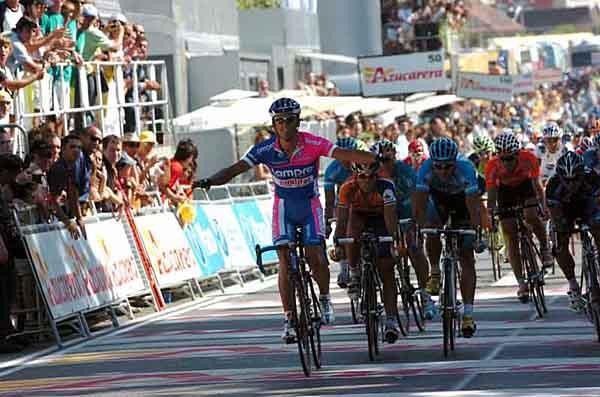 Bennati had time to celebrate as he beat the other sprinters.