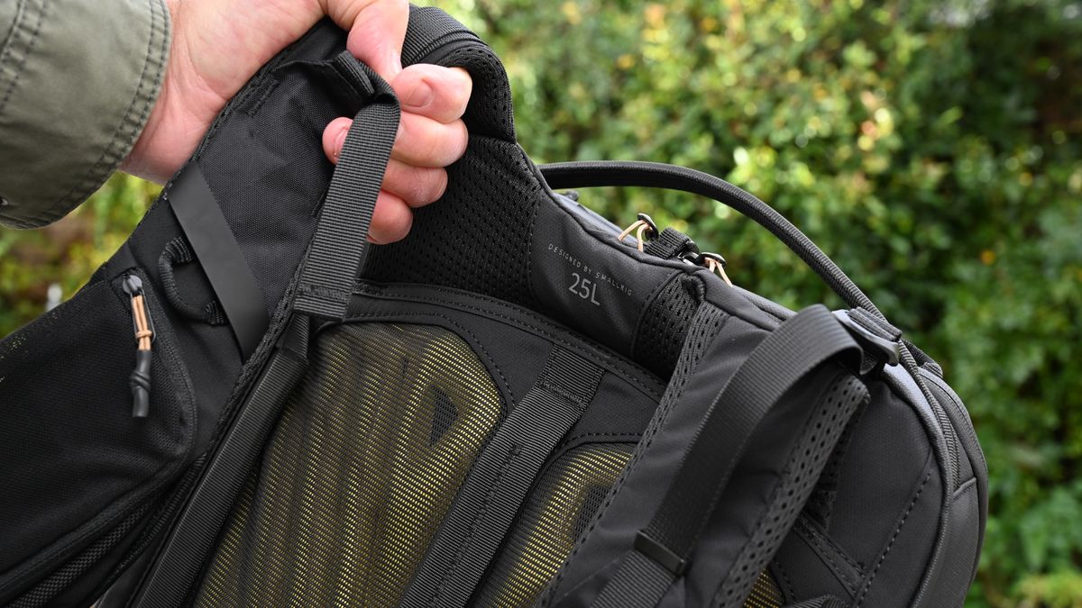 SmallRig Professional Outdoor Backpack 25L