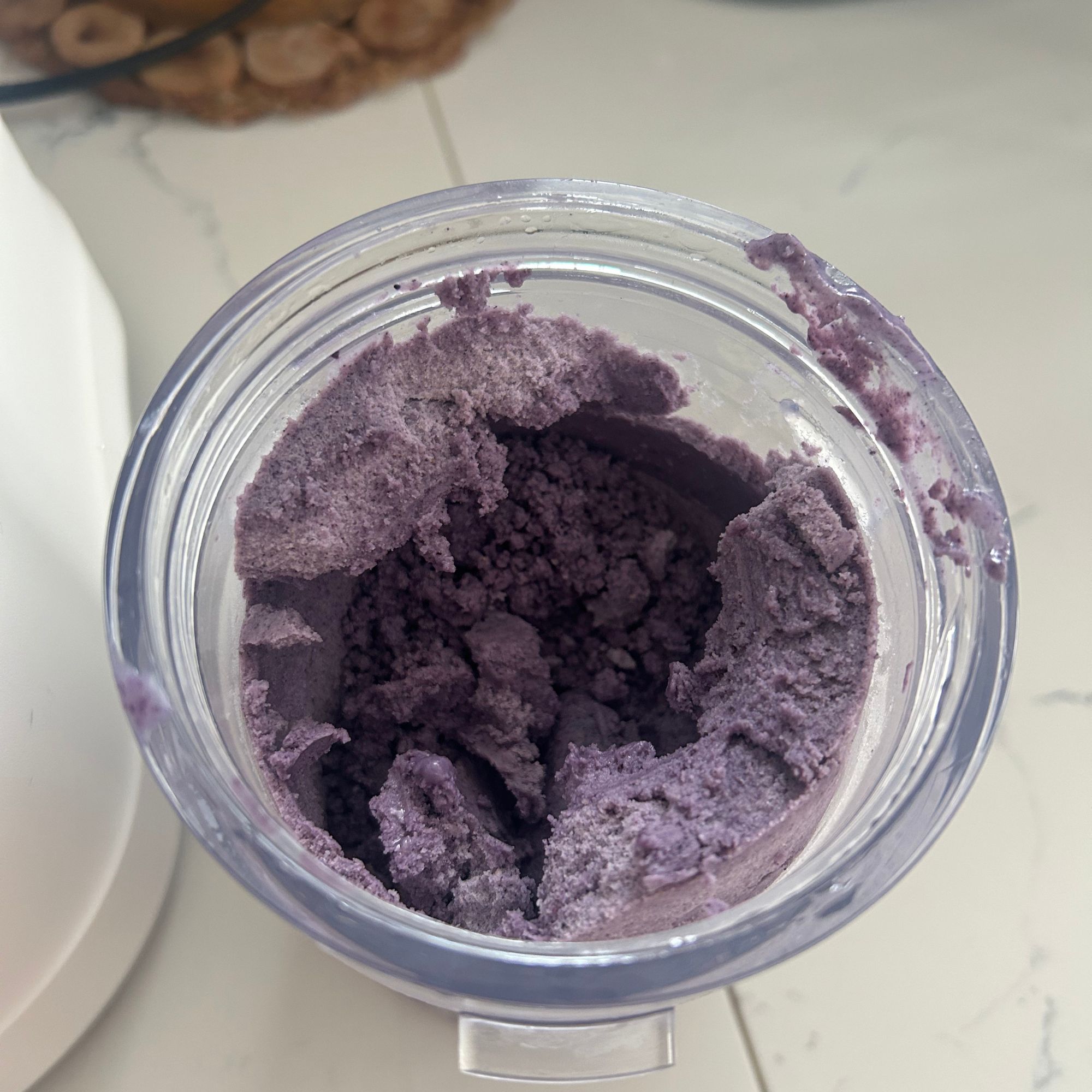 Smoothie bowl, purple in tub