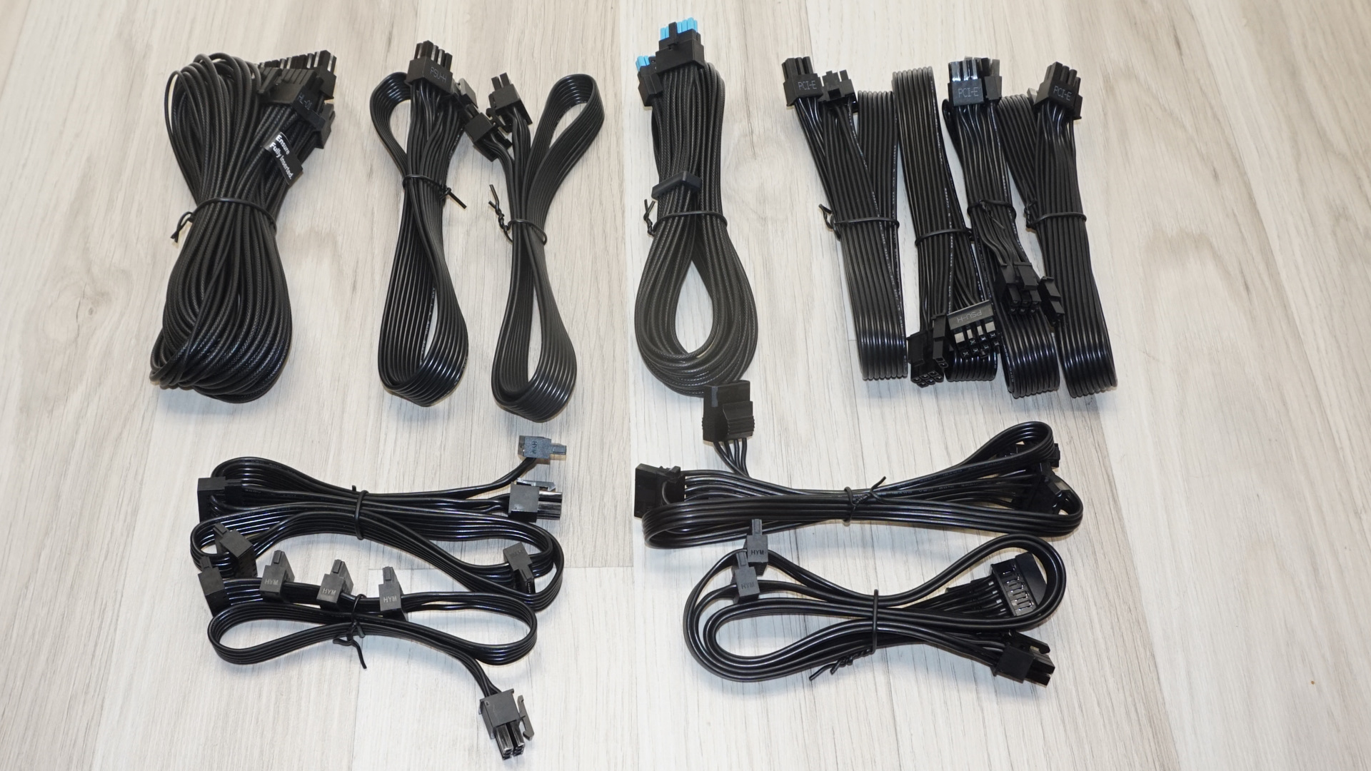 Lian Li RS1200G ATX 3.1