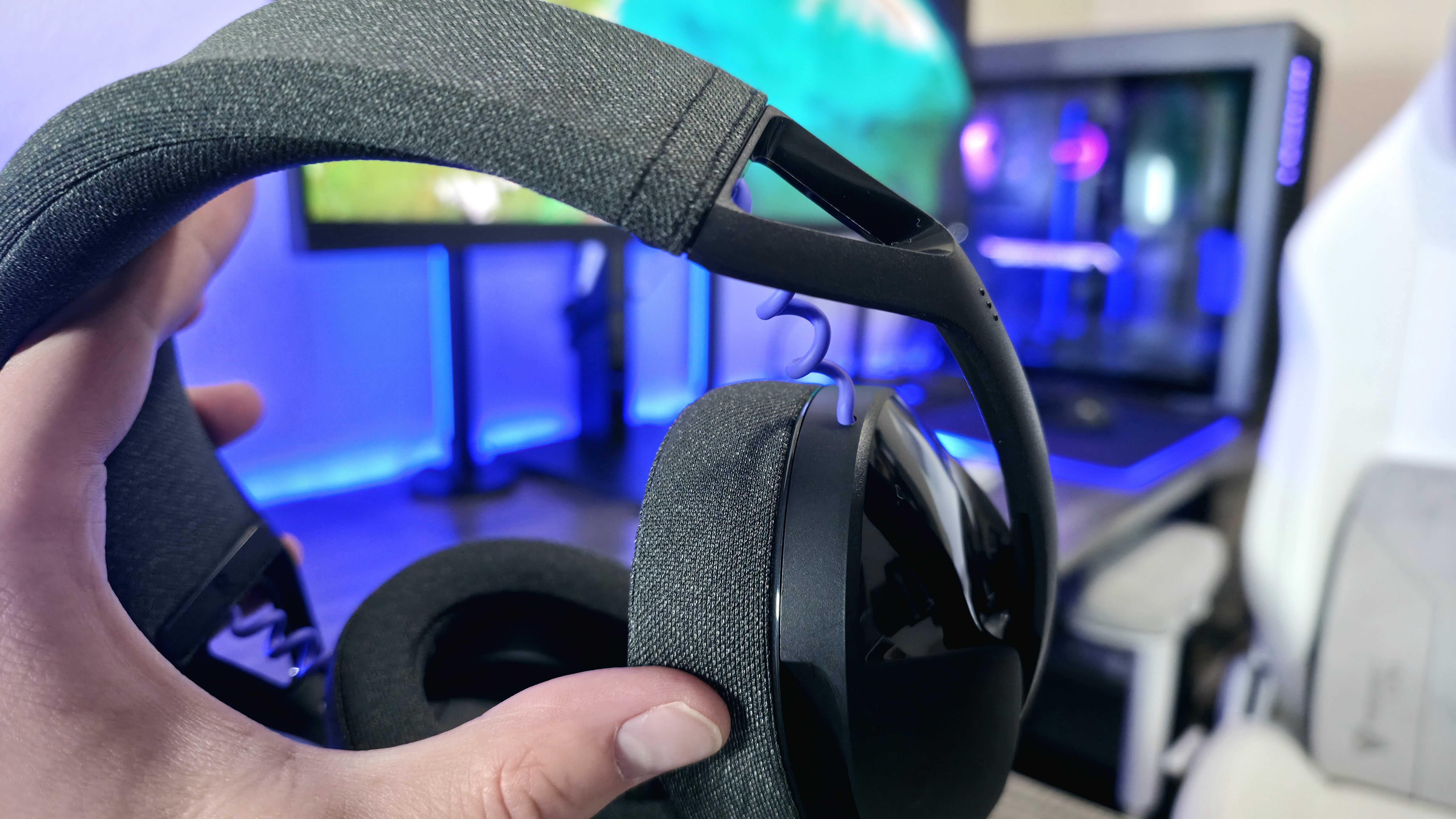 Image of the Logitech G321 LIGHTSPEED wireless gaming headset.