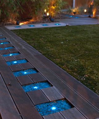 lawn edging lighting idea