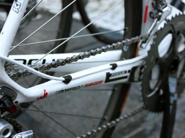 Full-length housing on the Milram Focus Izalco bikes keep the cables protected from contamination.
