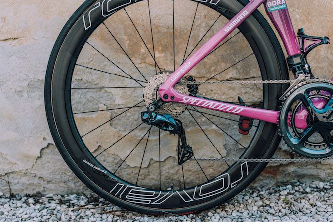 Pascal Ackermann's custom-painted Specialized Venge features Shimano Dura-Ace Di2 components